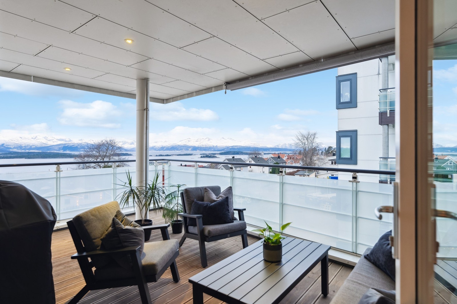 God plass til ønsket utemøblement. Galleribilde