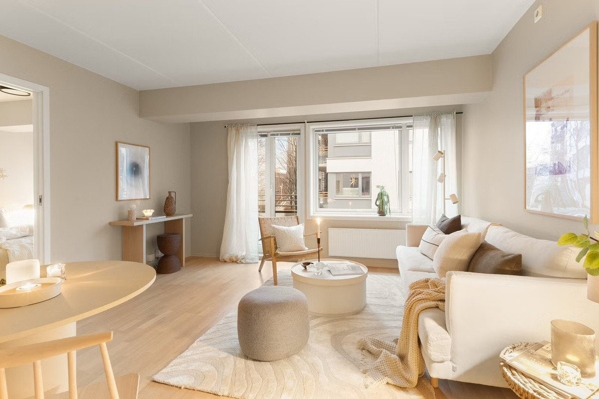 Fra stuen har du franskbalkong vendt mot skjermet indre gårdsrom Galleribilde