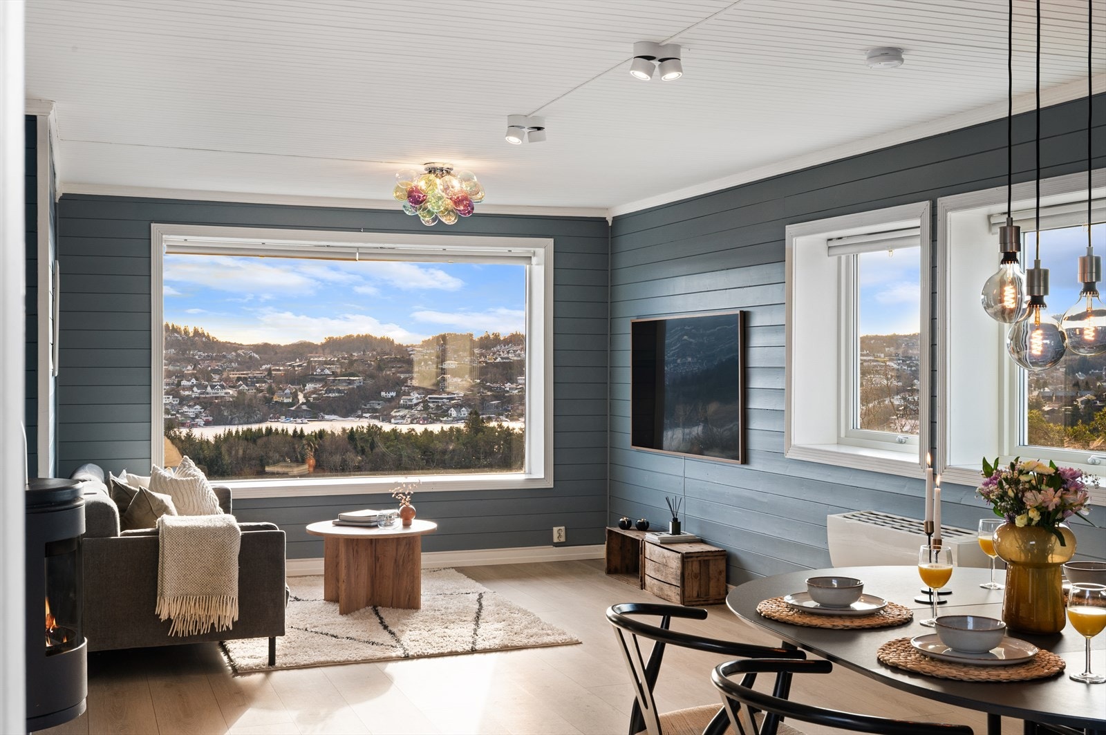 - Her kan du nyte hyggelige måltider med venner og familie, til magisk utsikt - Galleribilde
