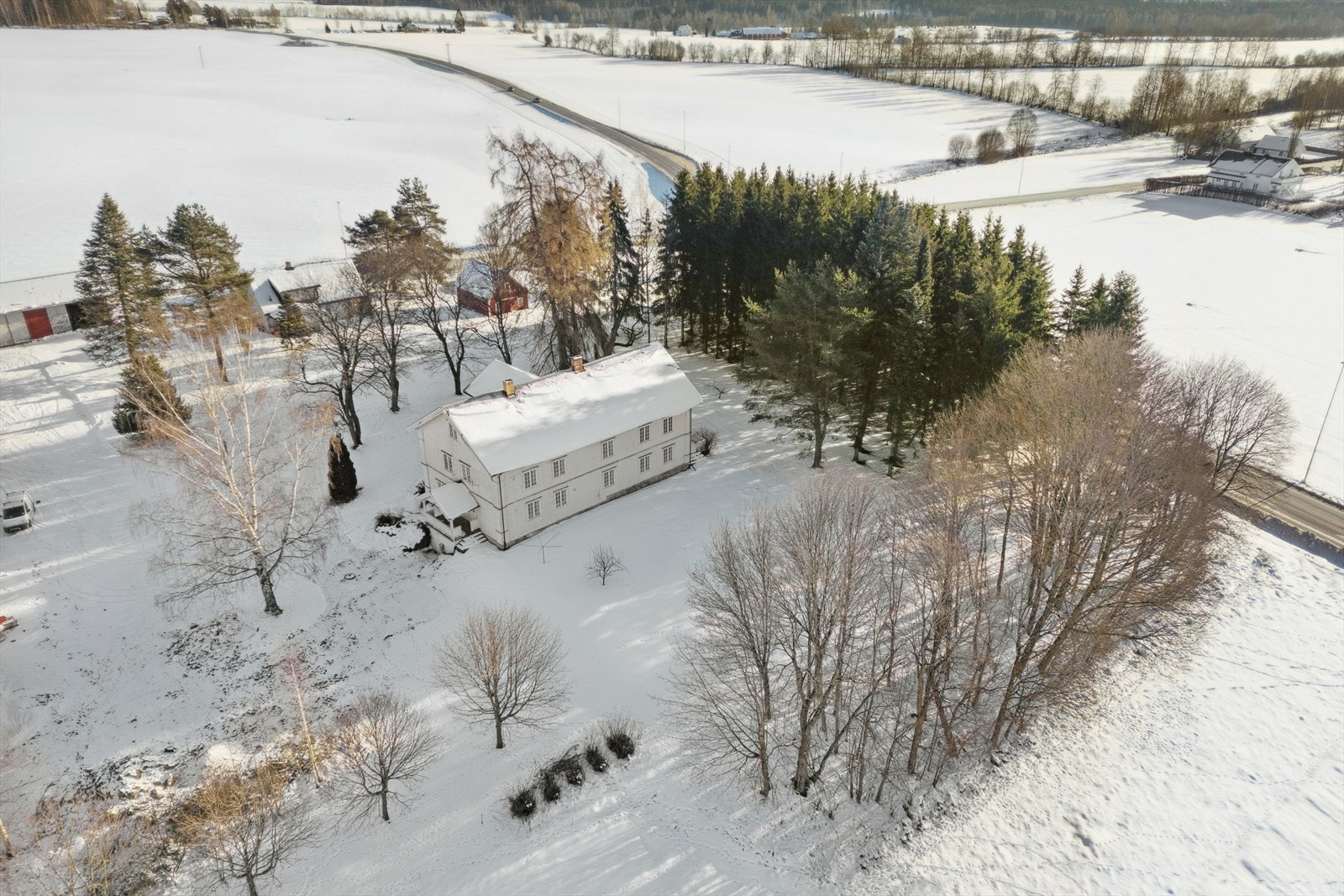 Kongsvegen 370 og 372 presenteres av DNB Eiendom ved Helge Hågensen og Marita Brennodden. Galleribilde