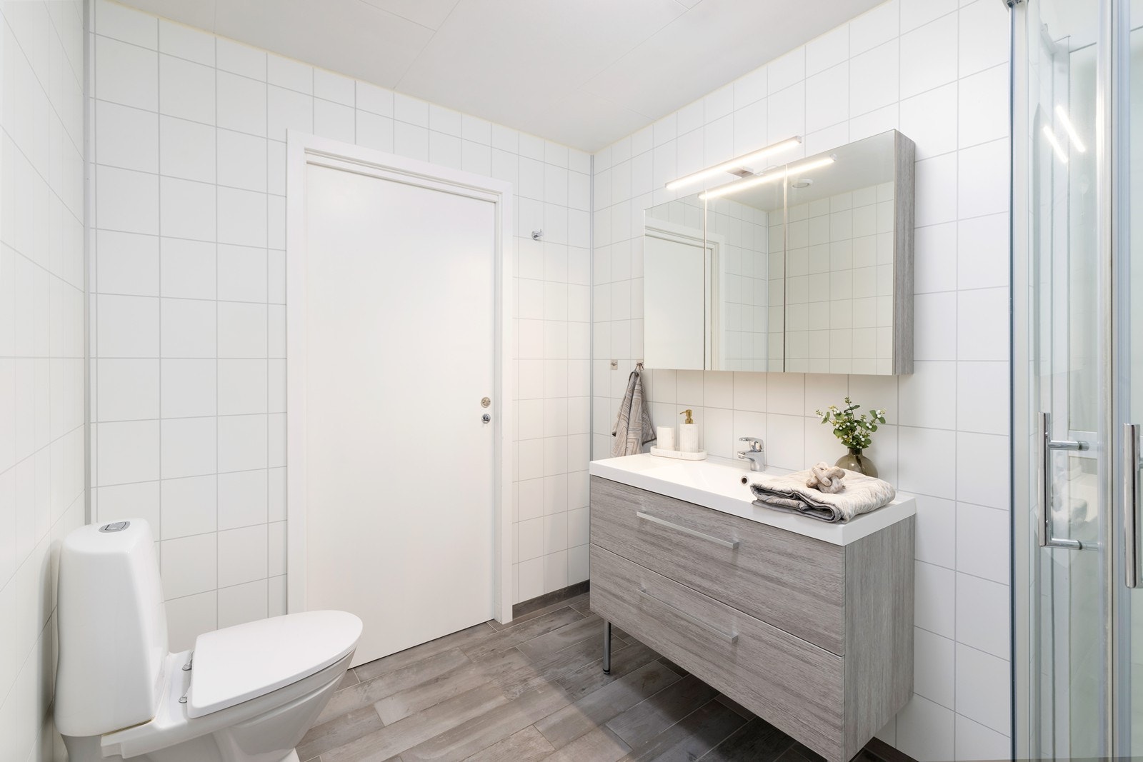 God plass til oppbevaring i skuffer og skap. Galleribilde