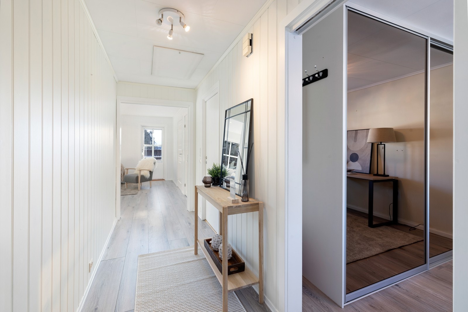 I tillegg til innvendig bod er det lagringsloft med adkomst via takluke. Galleribilde