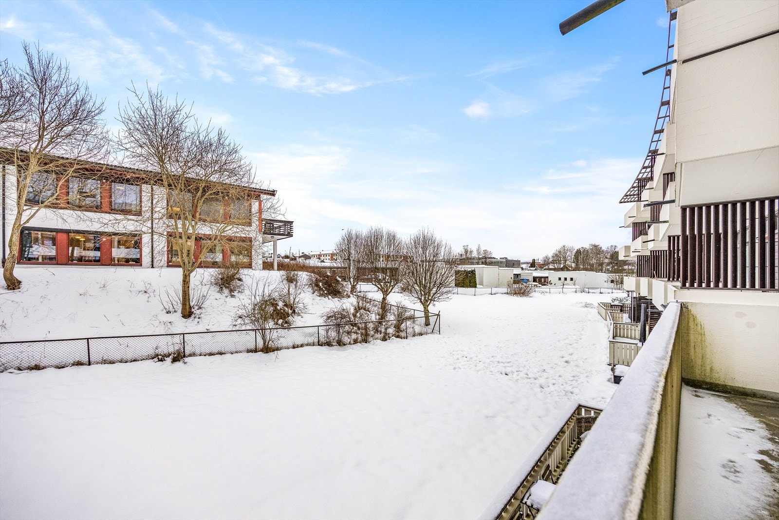 Utsyn mot fellesområde i brl. Galleribilde