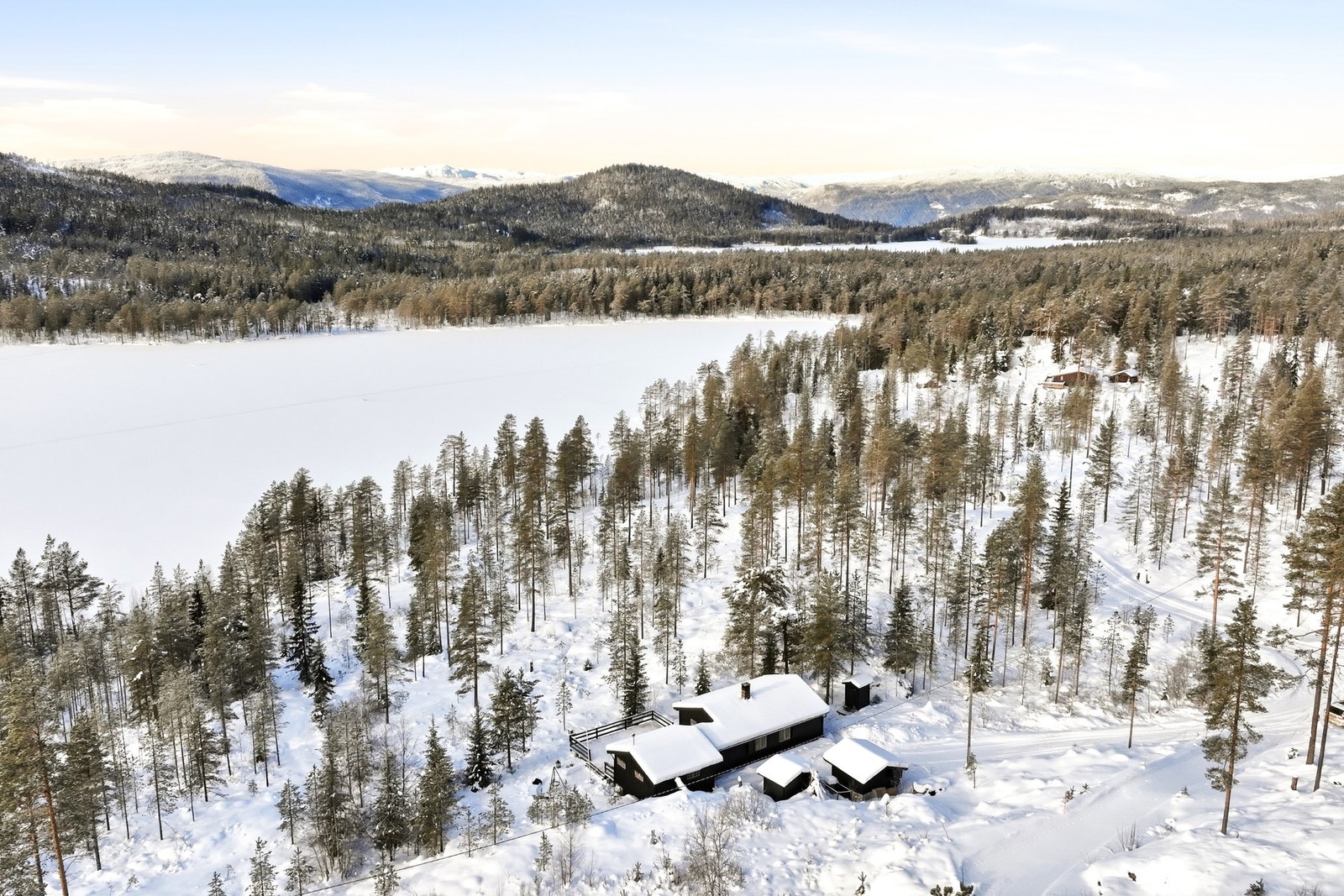 PrivatMegleren v/ Janne Berner-Mediaas har gleden av å presentere Hafoss! Foto: Tor Helge Thorsen Galleribilde