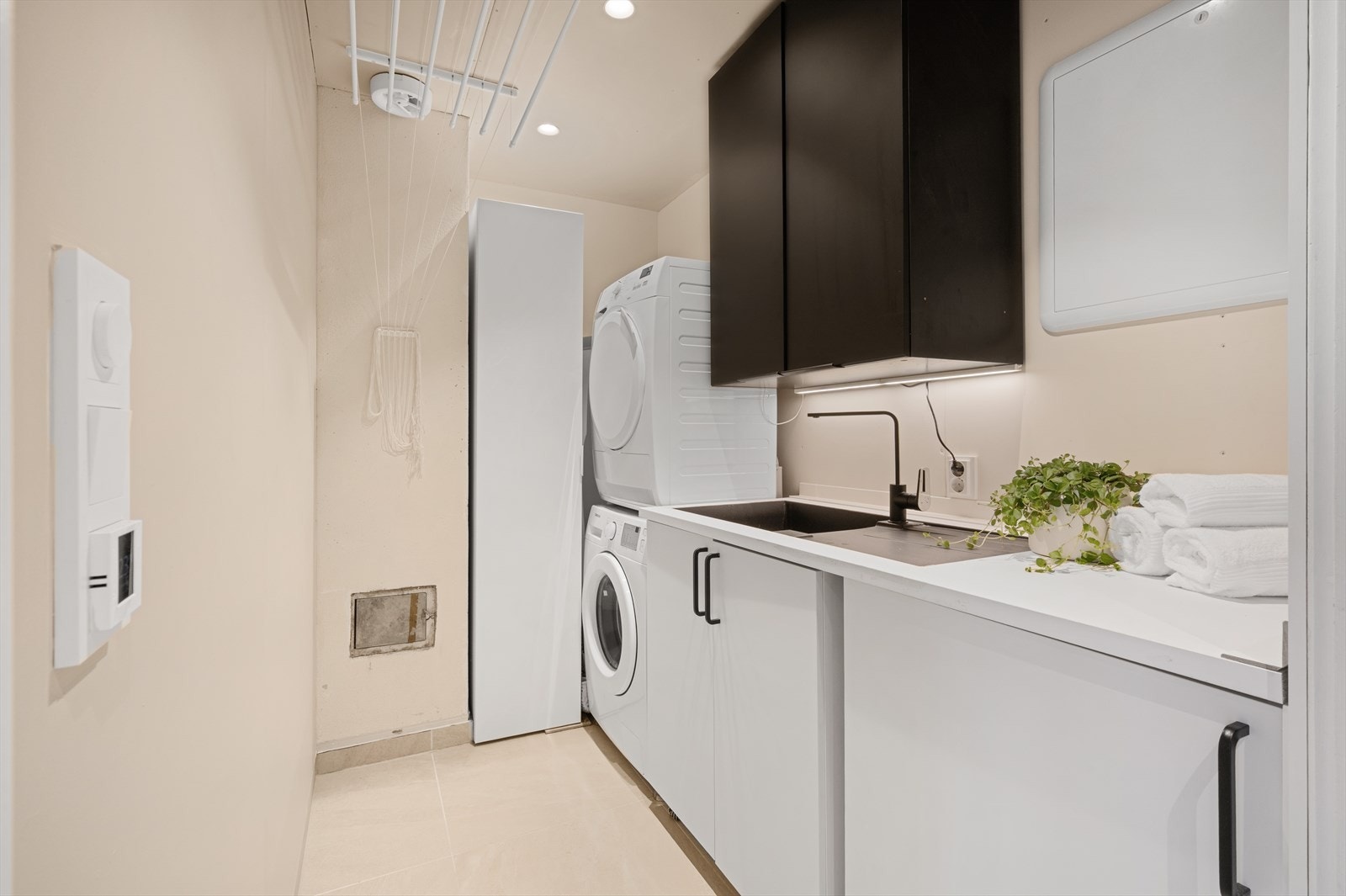 Boligen har også eget vaskerom pusset opp i 2024 - svært praktisk! Galleribilde