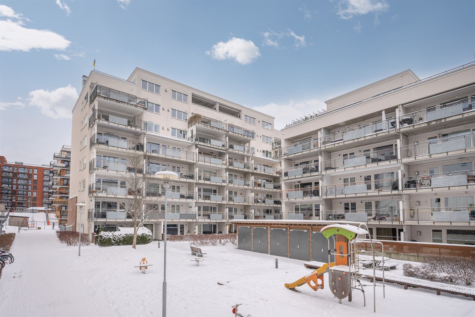 Eiendommen tilhører et veldrevet sameie med hyggelige og pent opparbeidede fellesarealer. Galleribilde