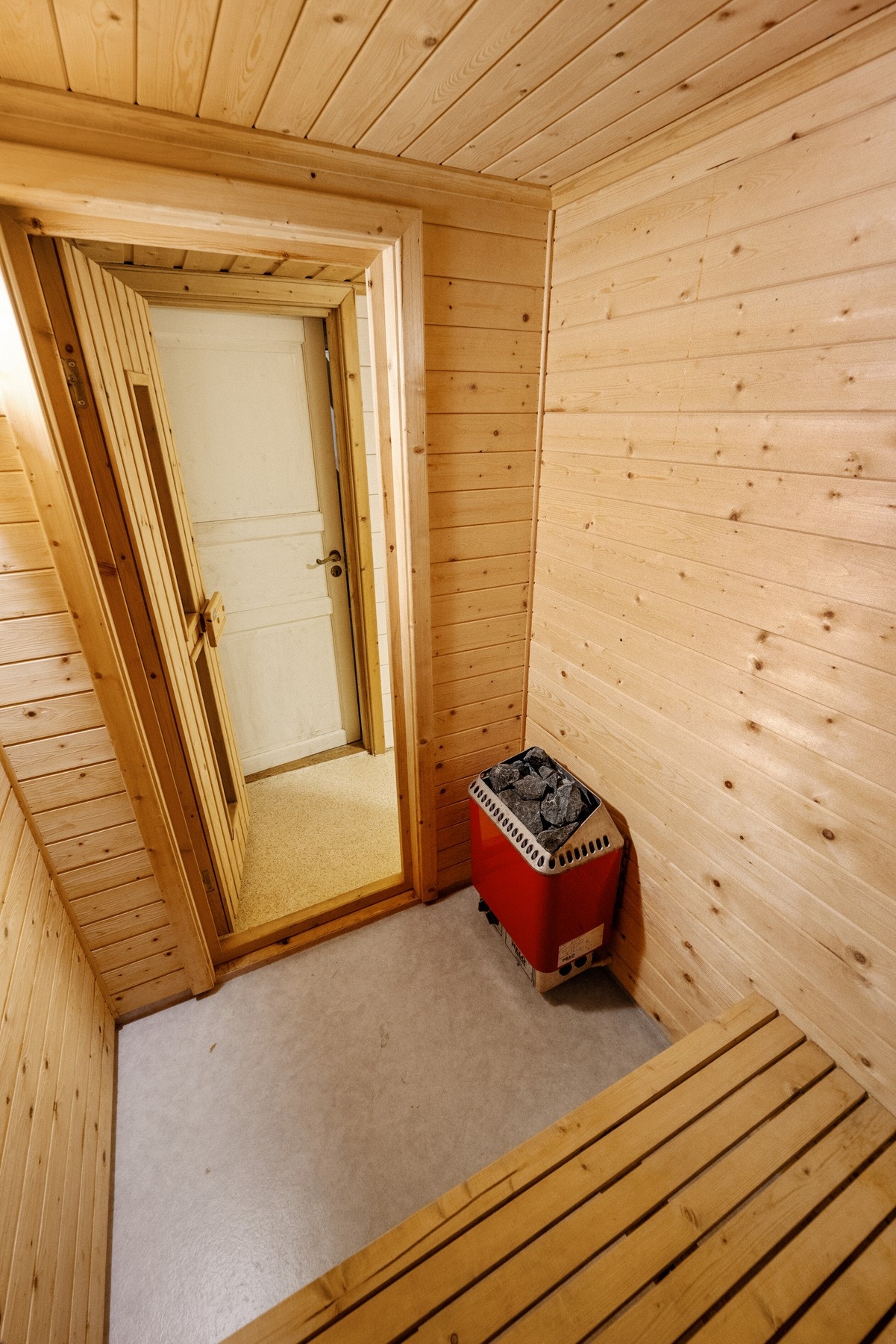 Badstue i kjeller. Galleribilde