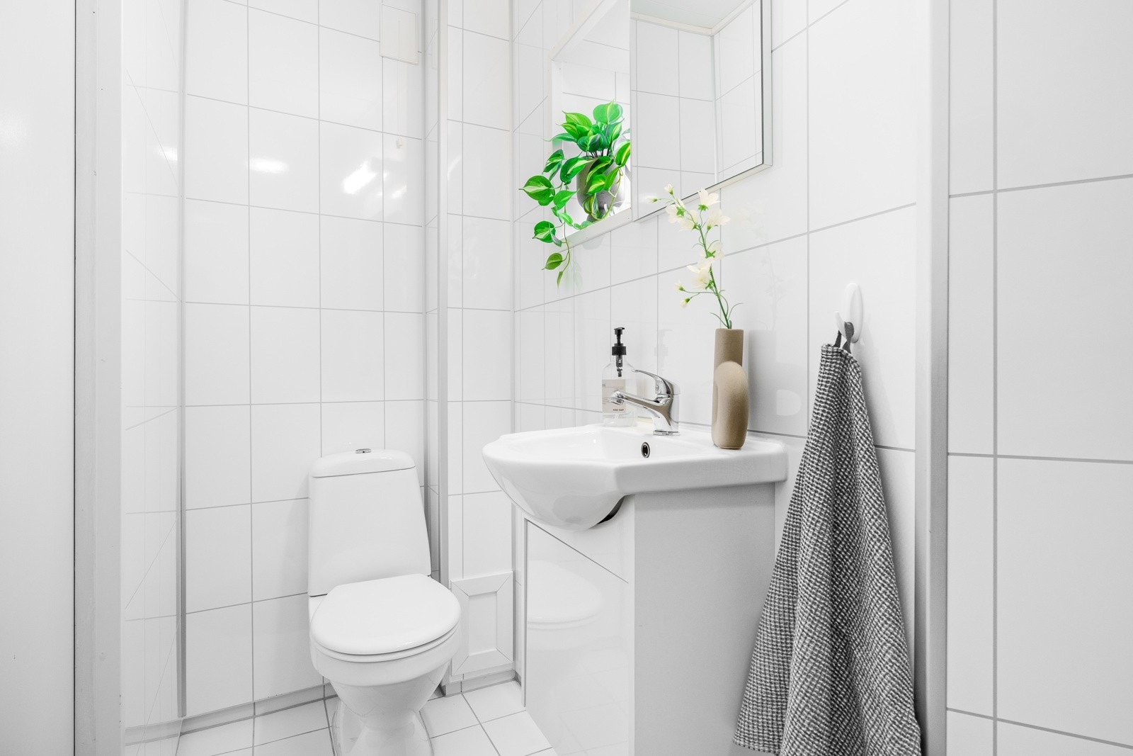 Lyst bad med varme i gulvet Galleribilde