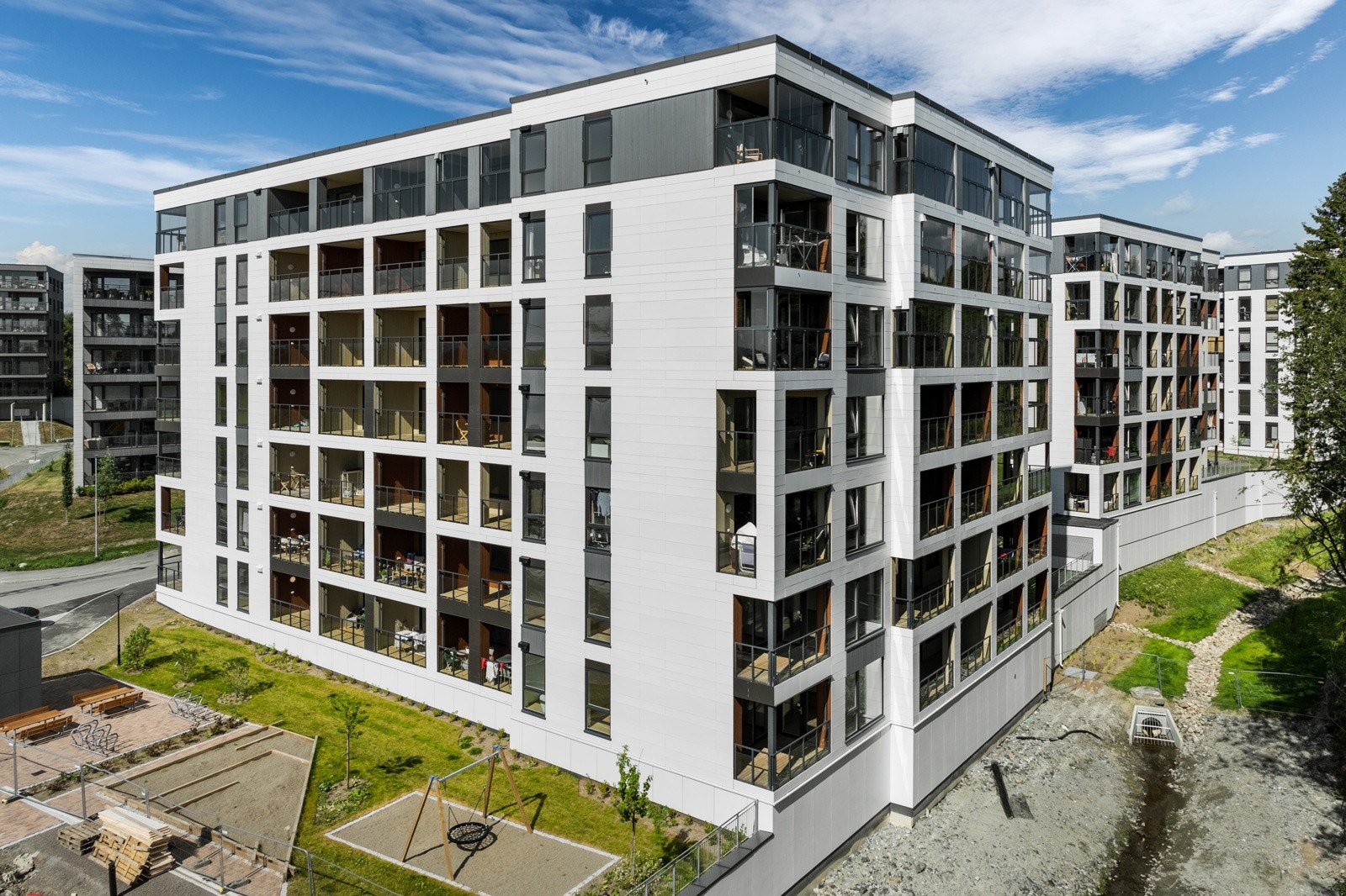 Bygg L består av 76 boligenheter, nyoppført i 2025. Bilde fra leilighet L104. Galleribilde