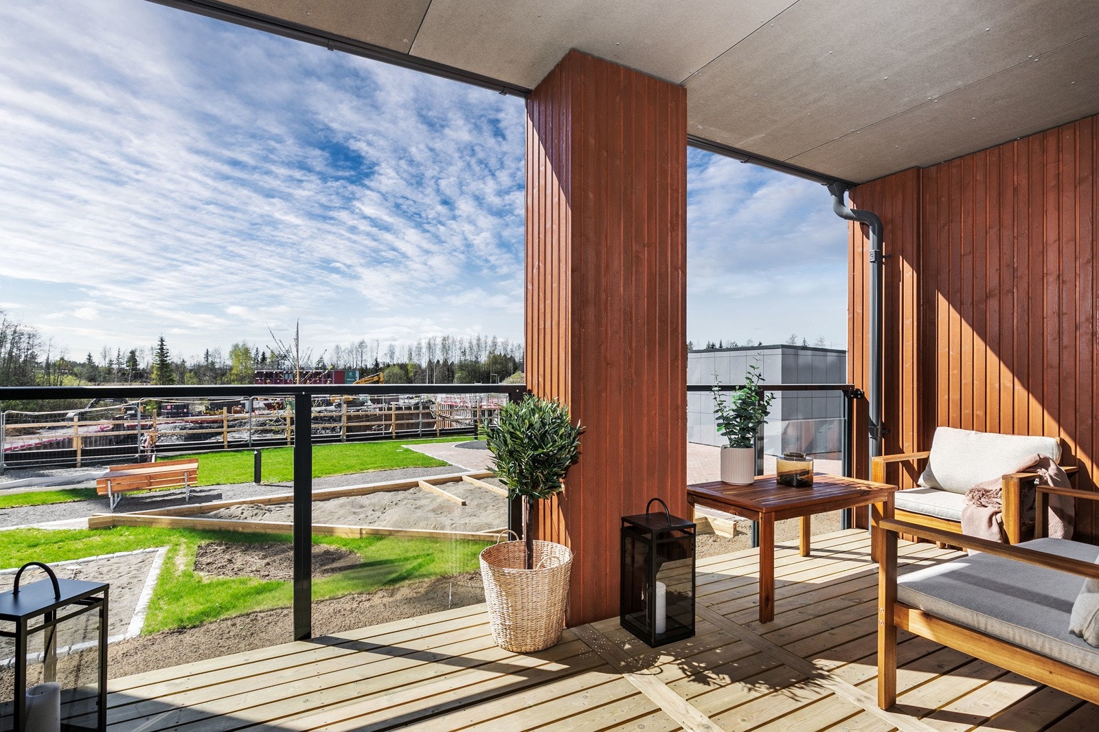 Her har man god plass til utemøbler etter eget ønske. Bilde fra leilighet L104. Galleribilde