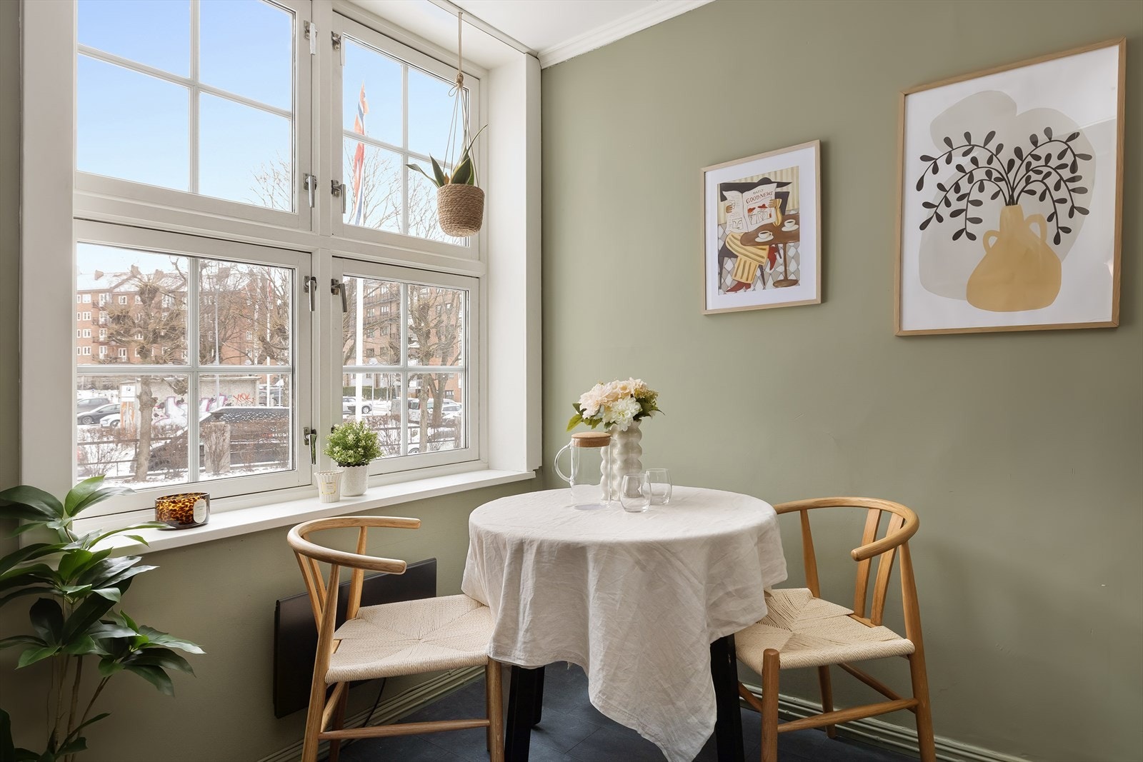 Plass til spisebord på kjøkkenet. Galleribilde