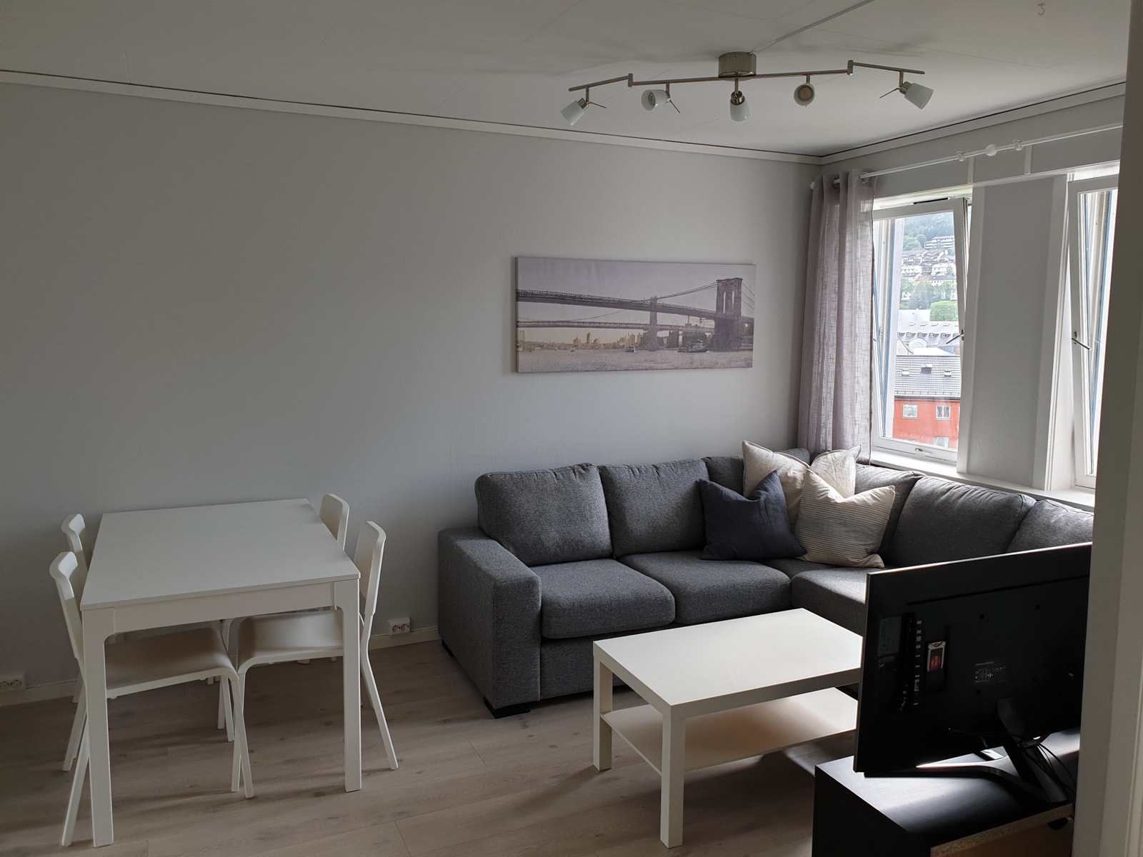 TV inkludert Galleribilde