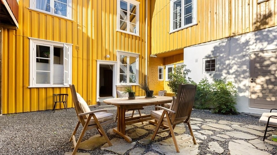 Bakgård Galleribilde