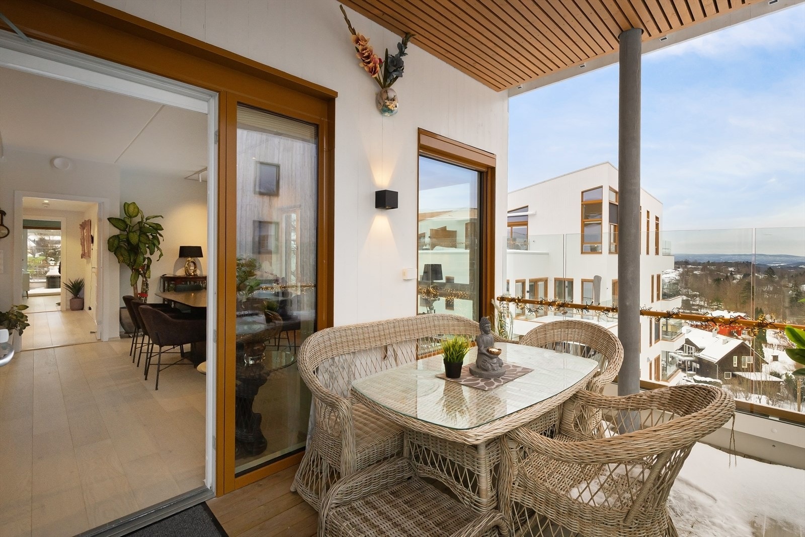 Sørvendt balkong på 9 kvm mot sør. Galleribilde