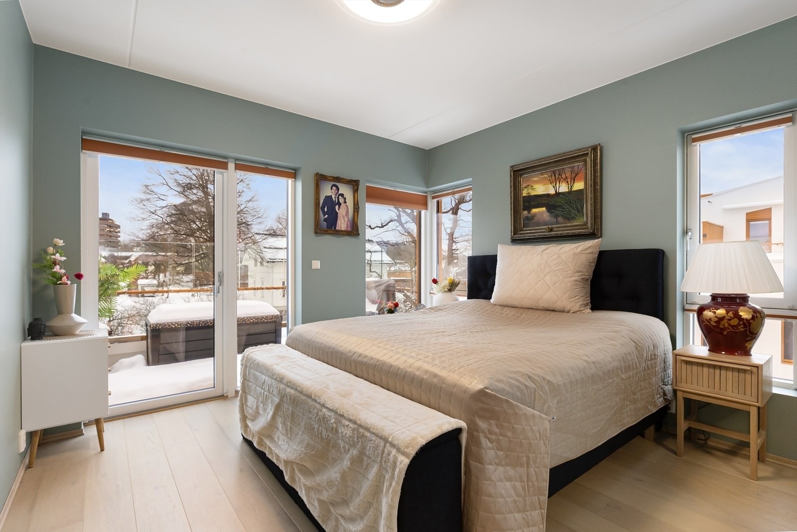 Utgang til nordvendt balkong. Galleribilde