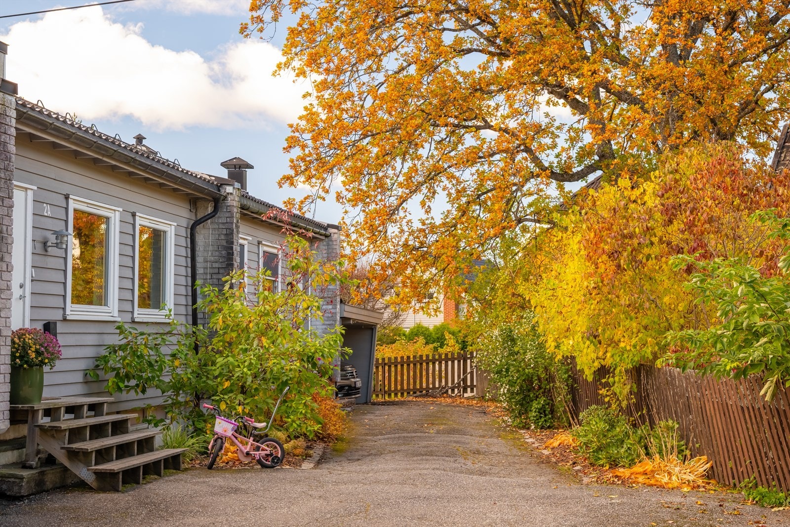 Det ble drenert langs langveggen for både 2A og 2B i 2025 Galleribilde