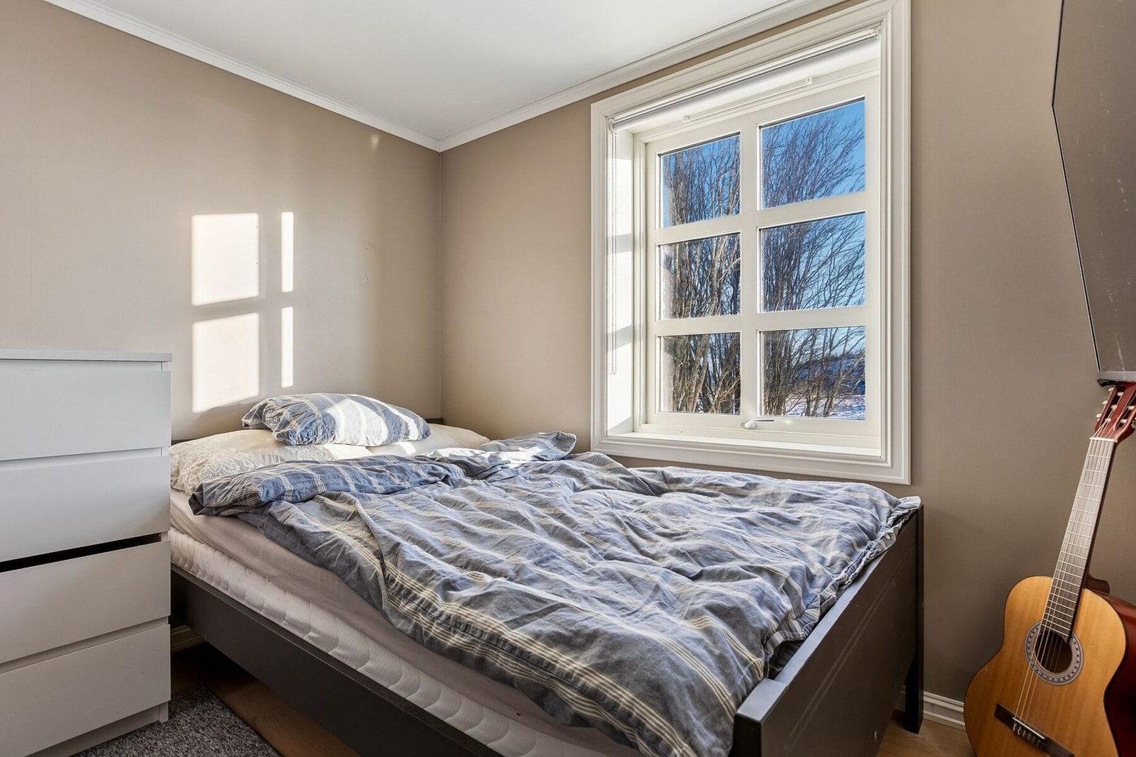 I enden av hovedplanet er det også et soverom på 8,5 kvadratmeter. Galleribilde