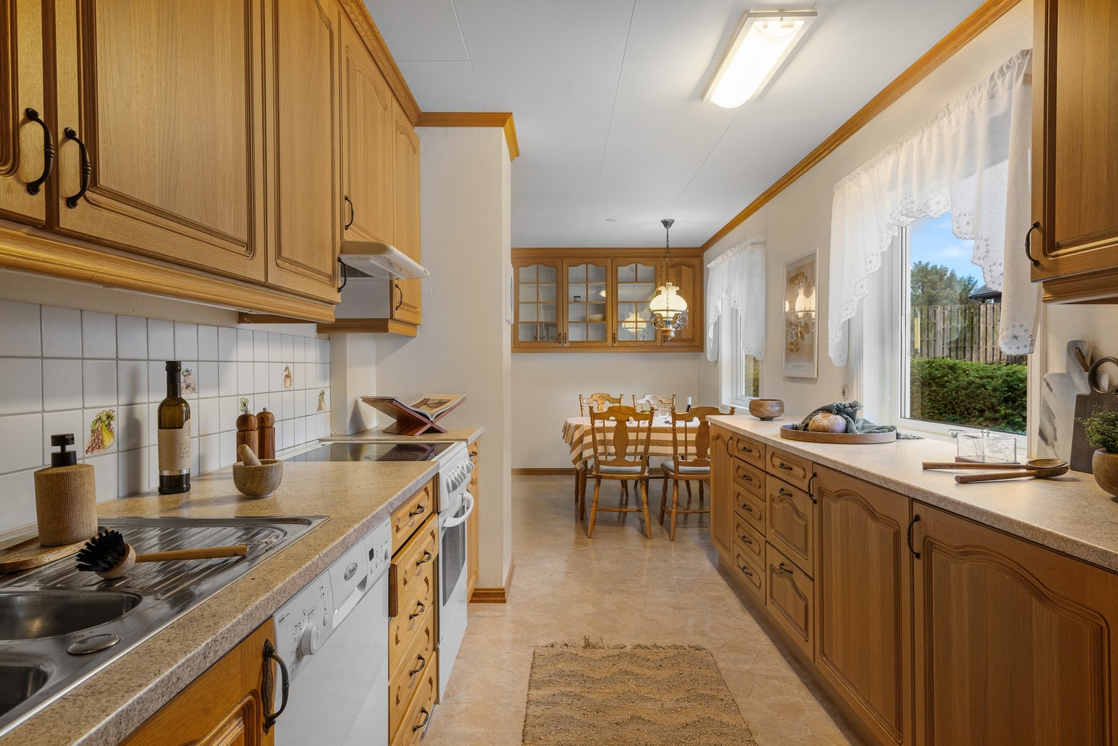 Kjøkkenet ligger adskilt fra stuen. Galleribilde