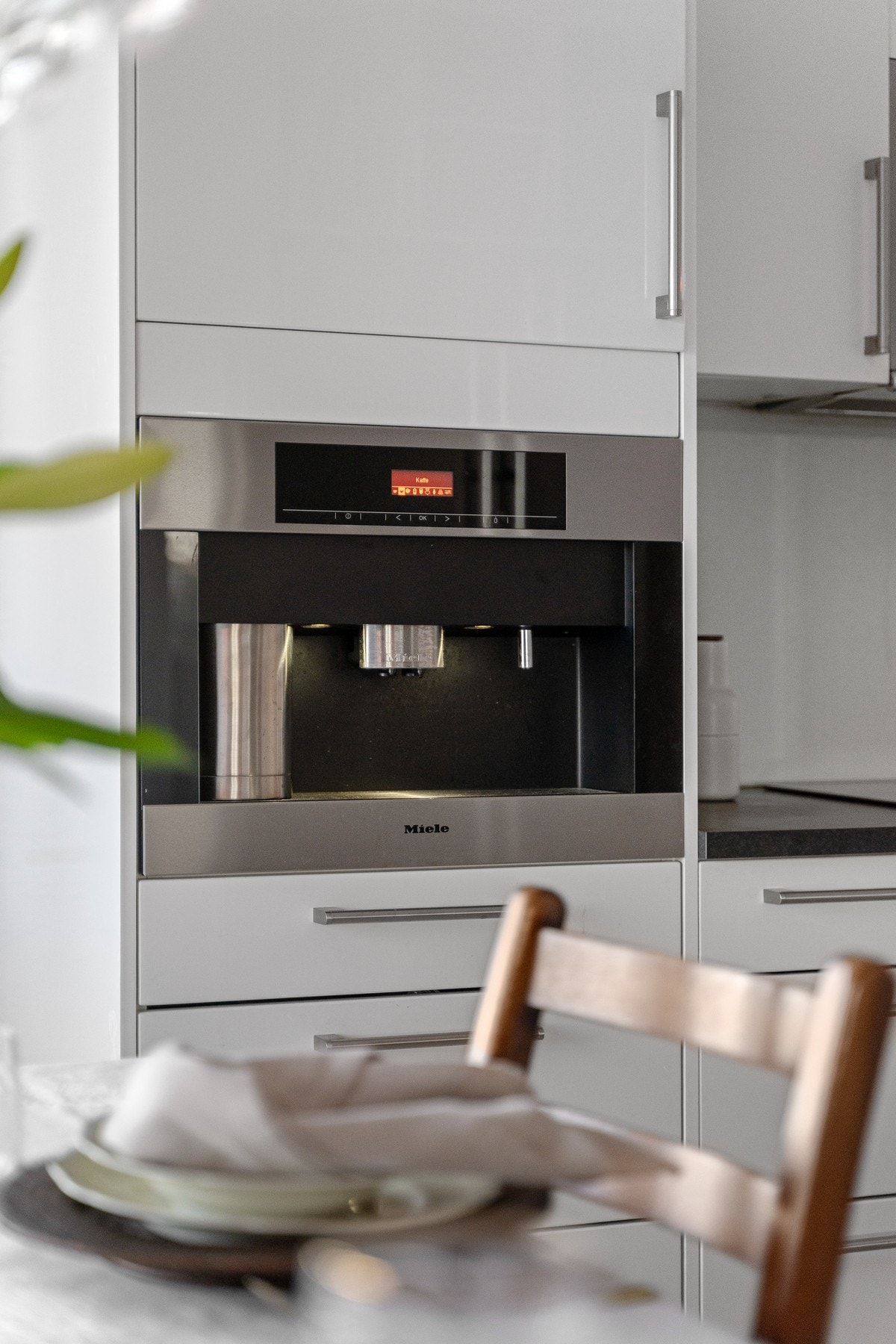 Kjøkkenet ble oppgradert i 2011 med integrert ovn, platetopp, mikro, oppvaskmaskin og kaffemaskin. Galleribilde