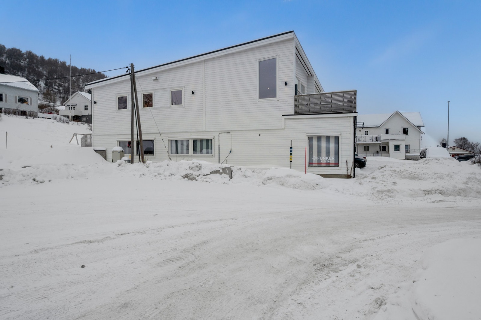 Dagligvarehandelen er enkel med Joker Bergseng, som har søndagsåpent, kun 5 minutter unna. Galleribilde