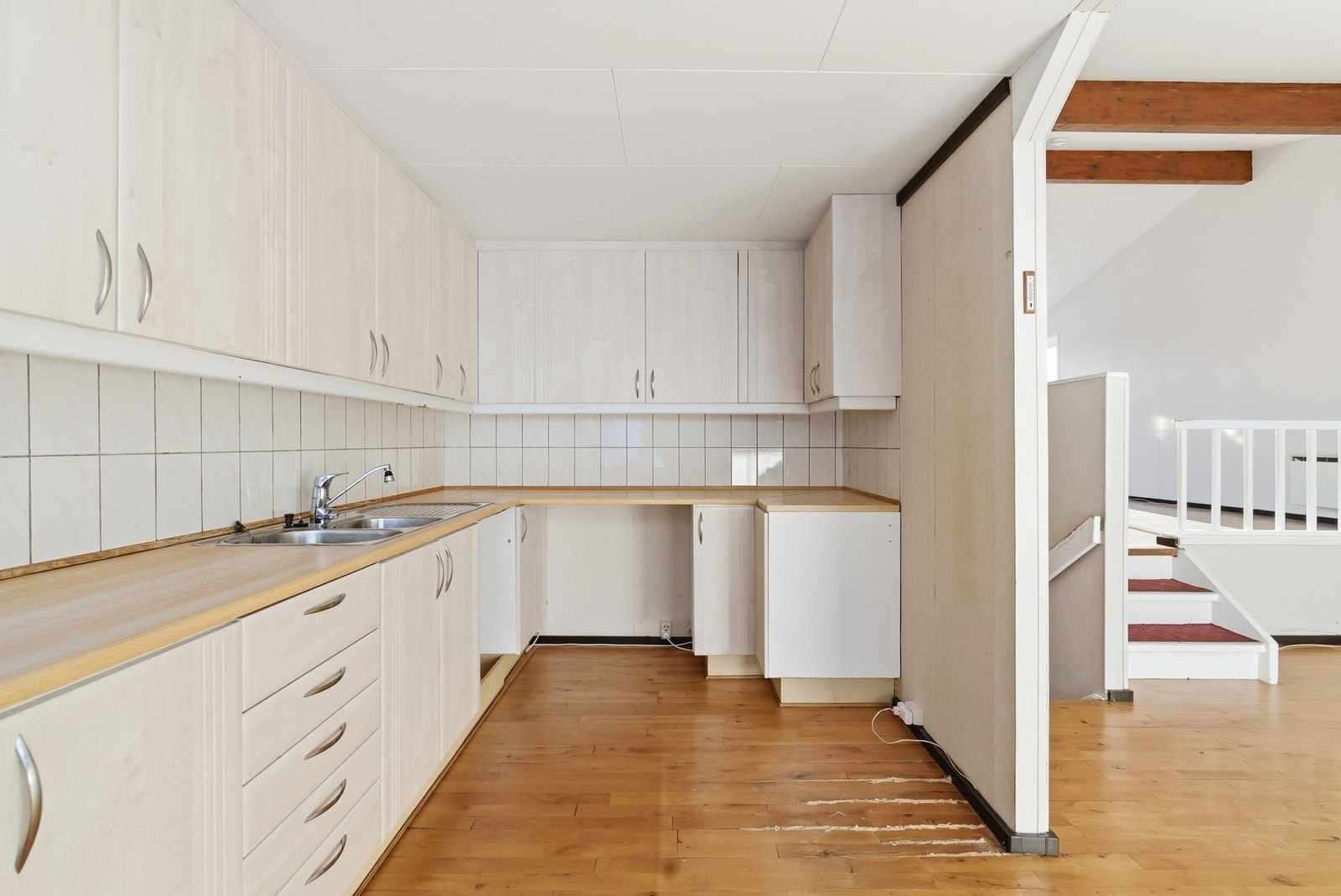 Det er godt med oppbevaringsplass i skuffer og skap. Galleribilde