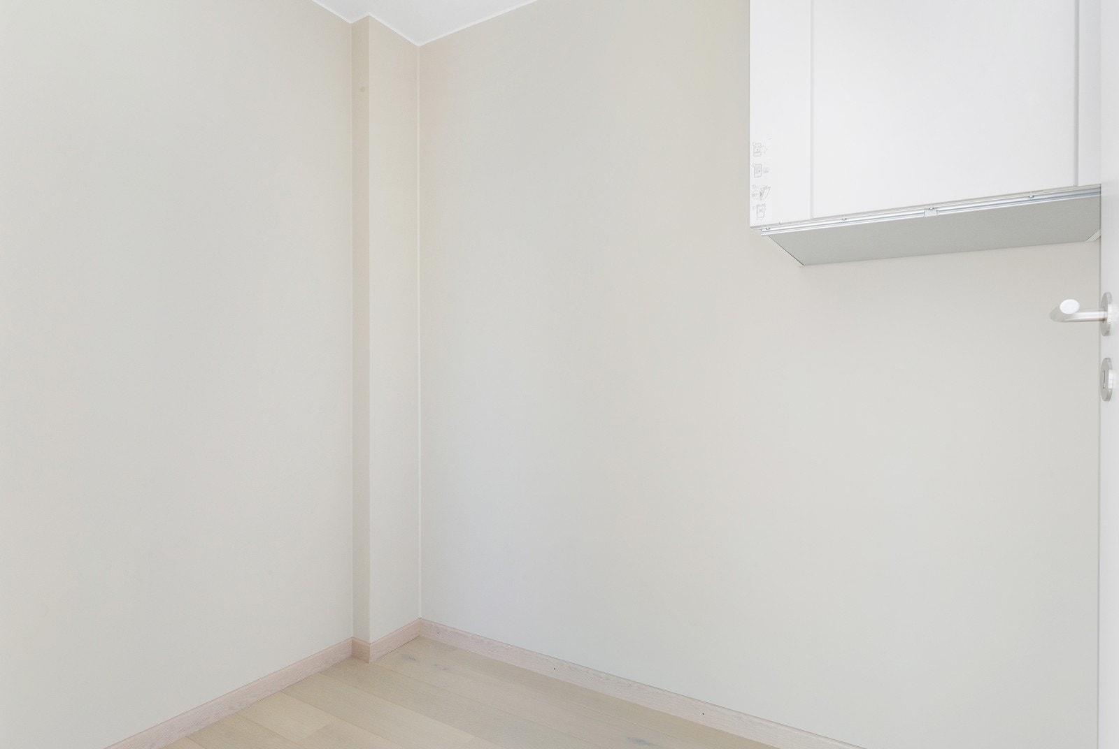 Boligen har en bod for oppbevaring inne i leiligheten. Samt en bod nede i garasjeanlegg. Galleribilde