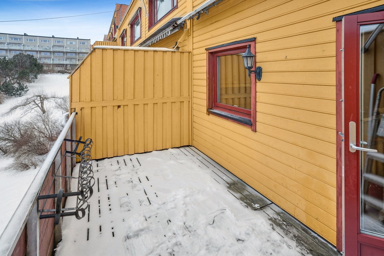 Fra Kjøkkenet har du adgang til en romslig Vestvendt balkong på 9 kvm. Galleribilde