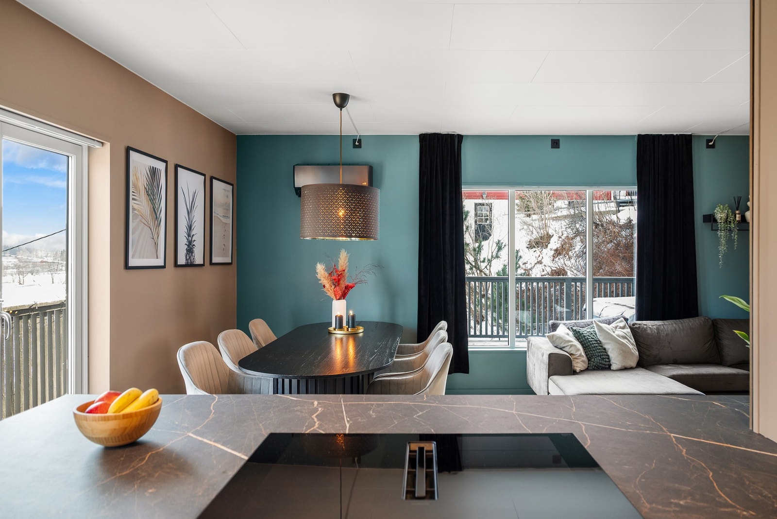 Delikat og romslig kjøkkeninnredning fra kvalitetsmerket KVIK. Galleribilde