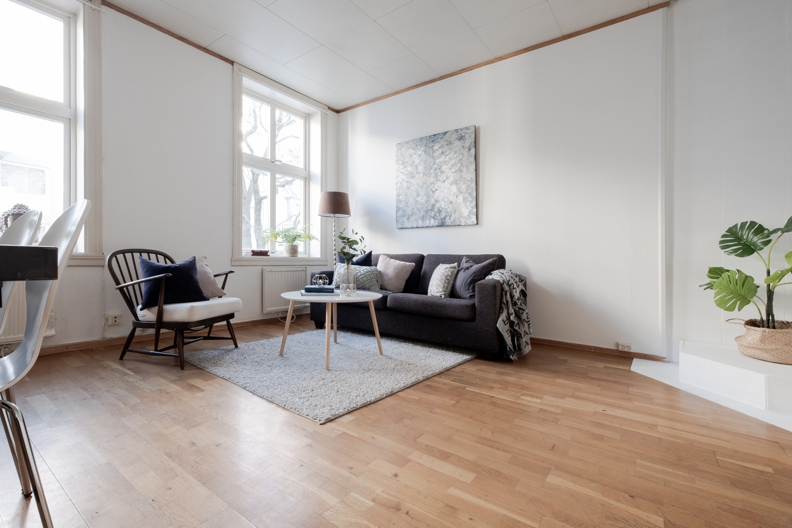 Leiligheten er malt i en fin grønnfarge (se bilde). Galleribilde