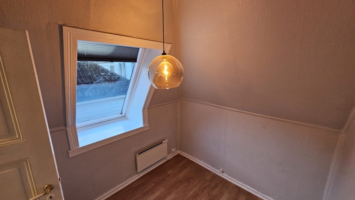 Soverom med flott utsikt og masse lys Galleribilde