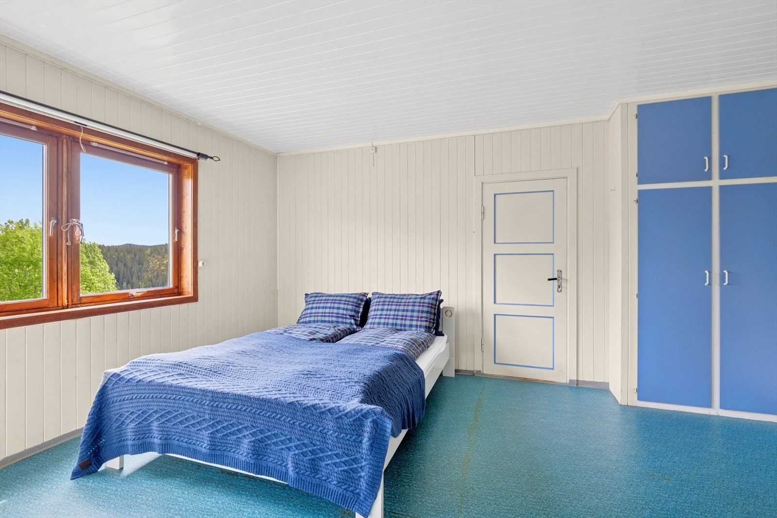 På soverom 5 har du også tilgang til bod. Galleribilde