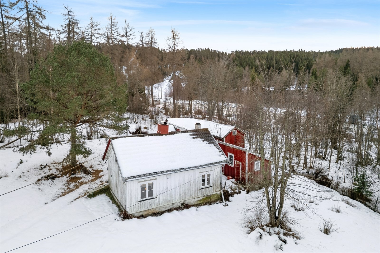 Eiendommen trenger oppussing og må anses som et totalrehabiliteringsobjekt. Galleribilde