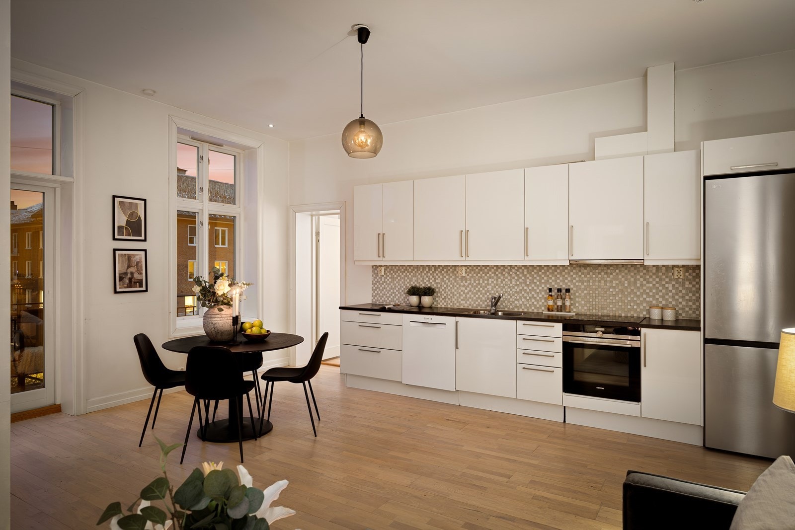 Kveldsstemning. Galleribilde