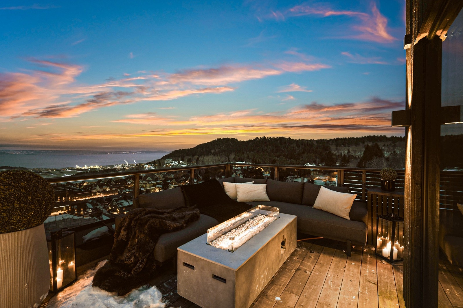 Eksklusiv bolig fra 2023 med formidable sol- og utsiktsforhold. Galleribilde