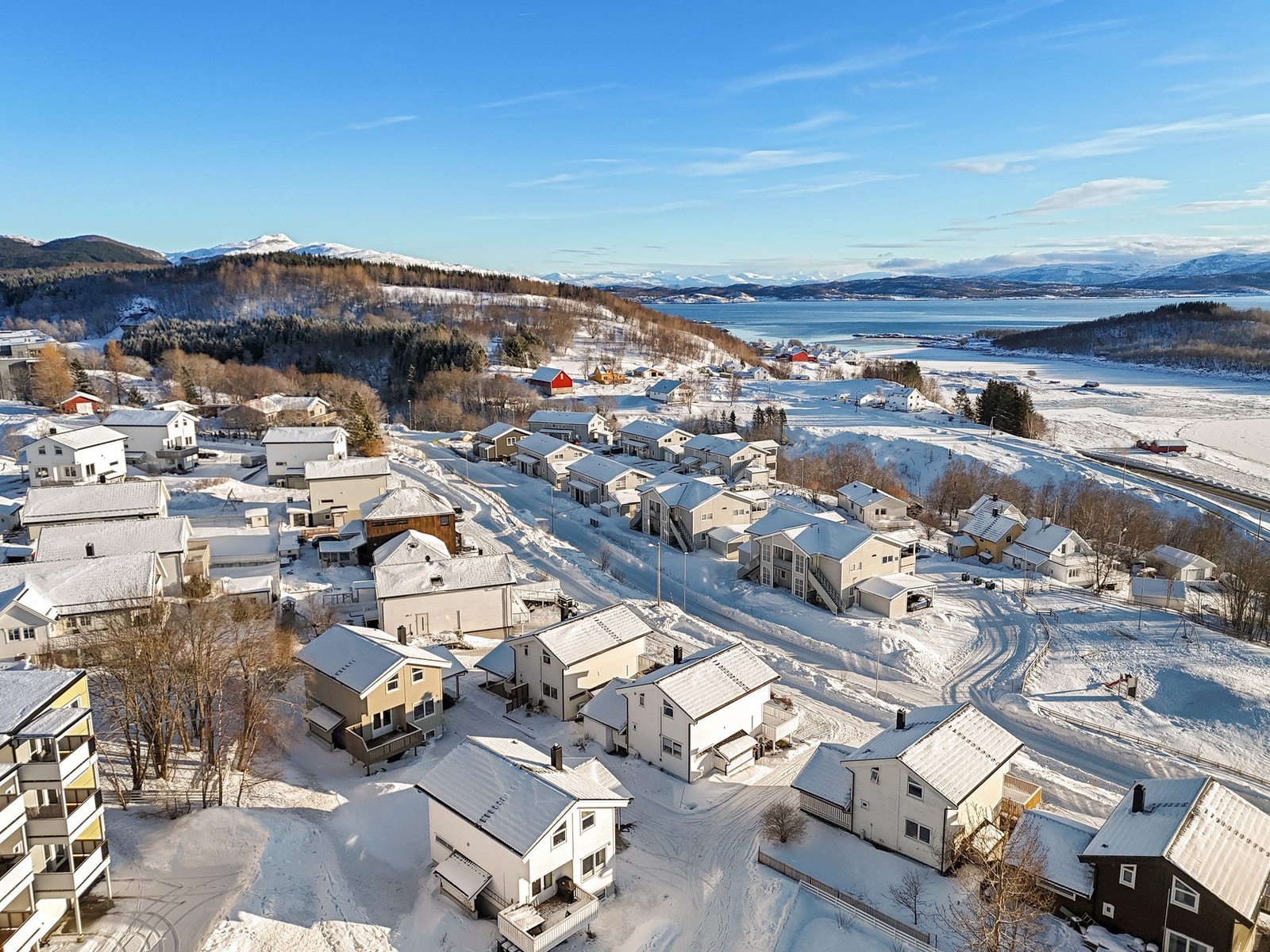 Passer ikke oppsatt visning? Kontakt megler Stian Laastad på tlf 97 67 20 21. Galleribilde