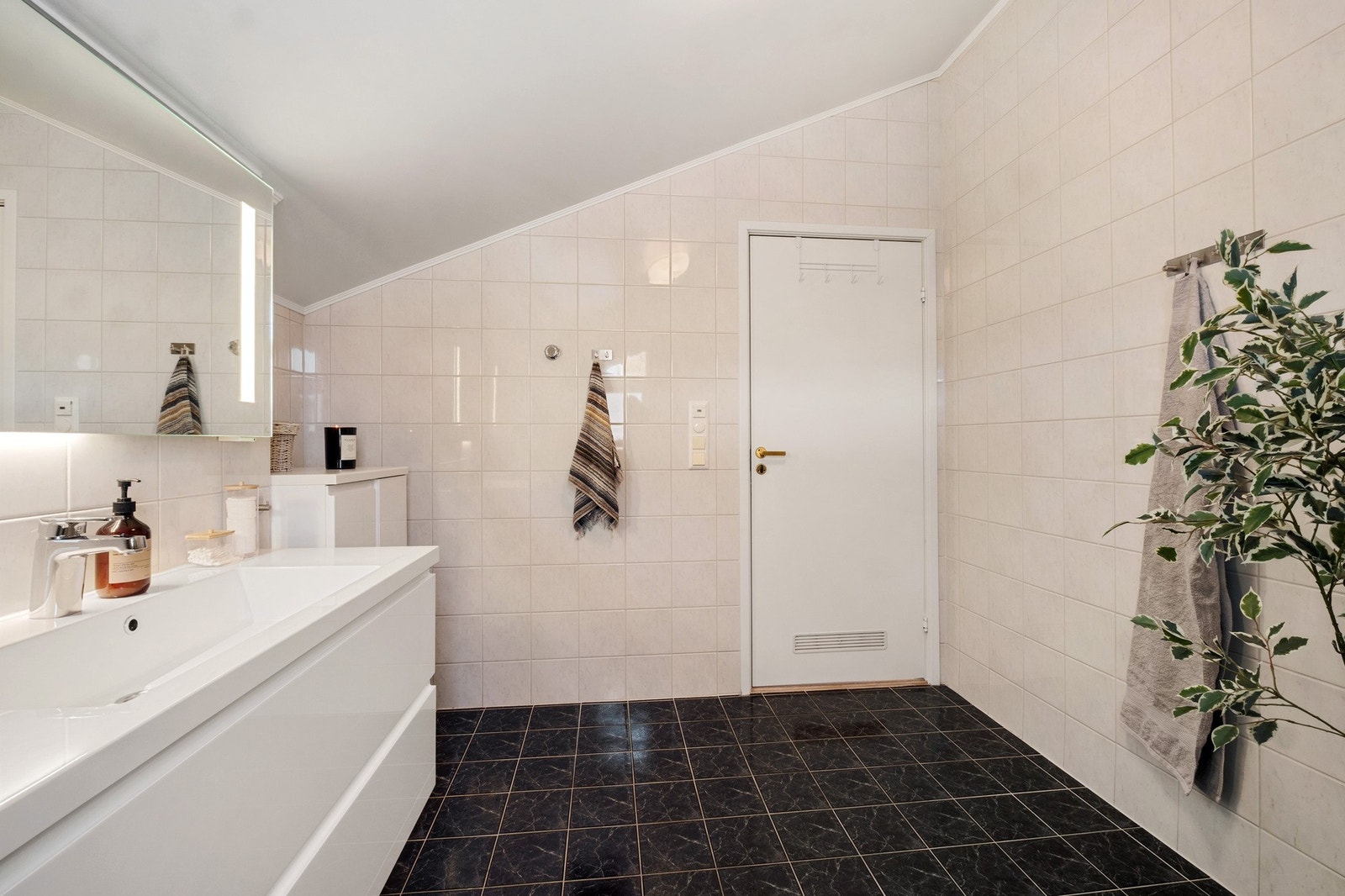 Baderom 2. etasje Galleribilde