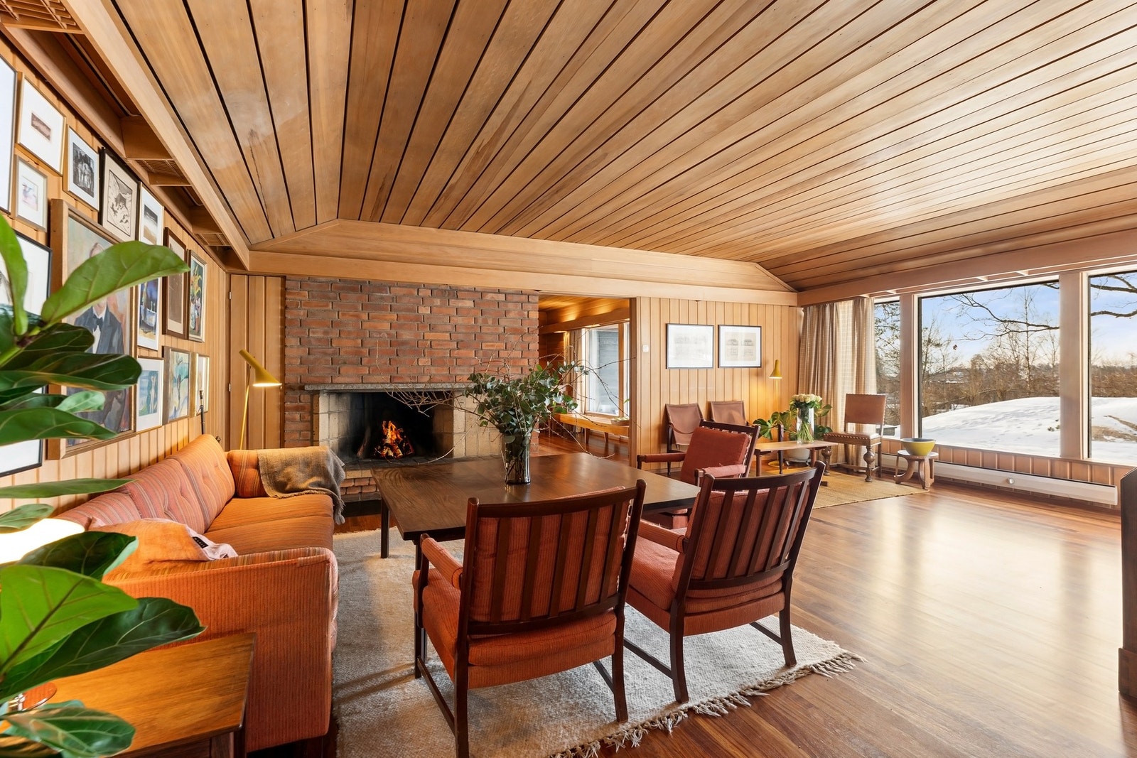 Boligen er velholdt med fine originale detaljer. Galleribilde