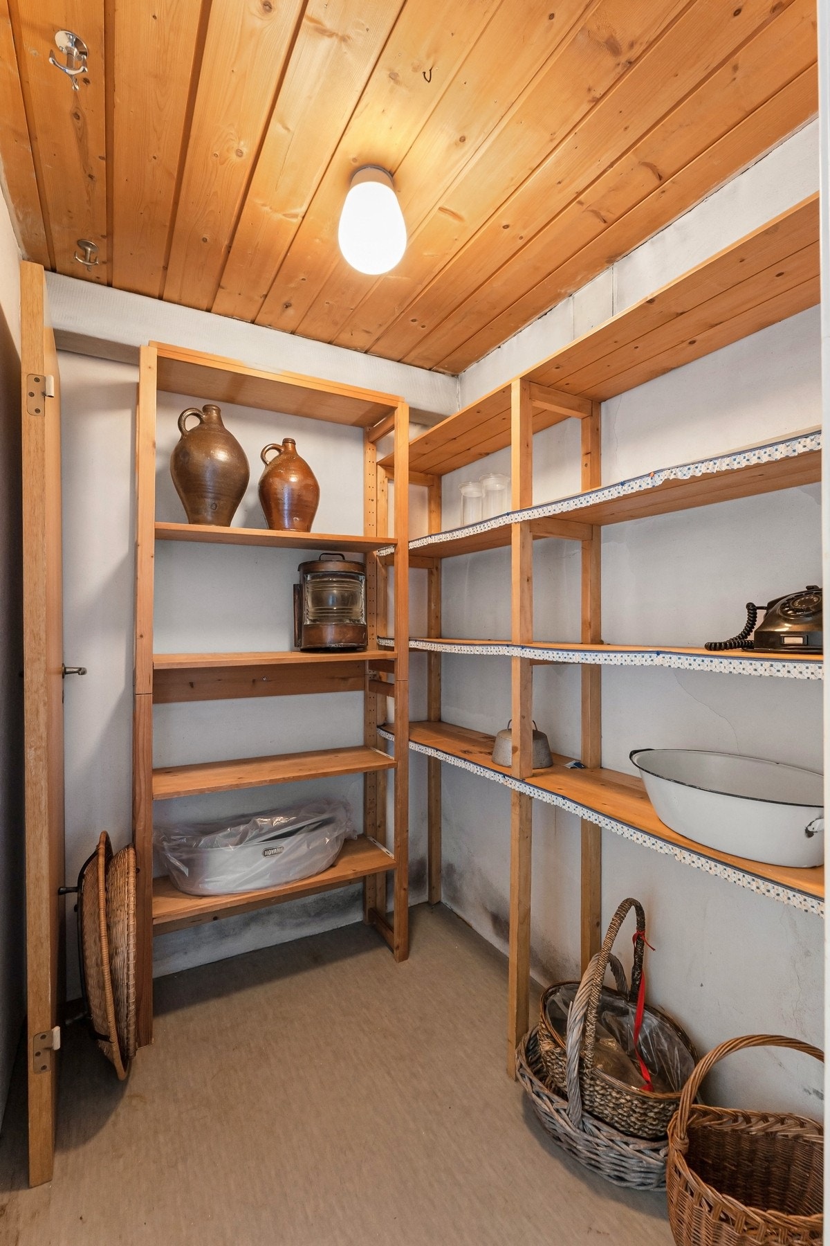 Boligen har flere boder. Galleribilde