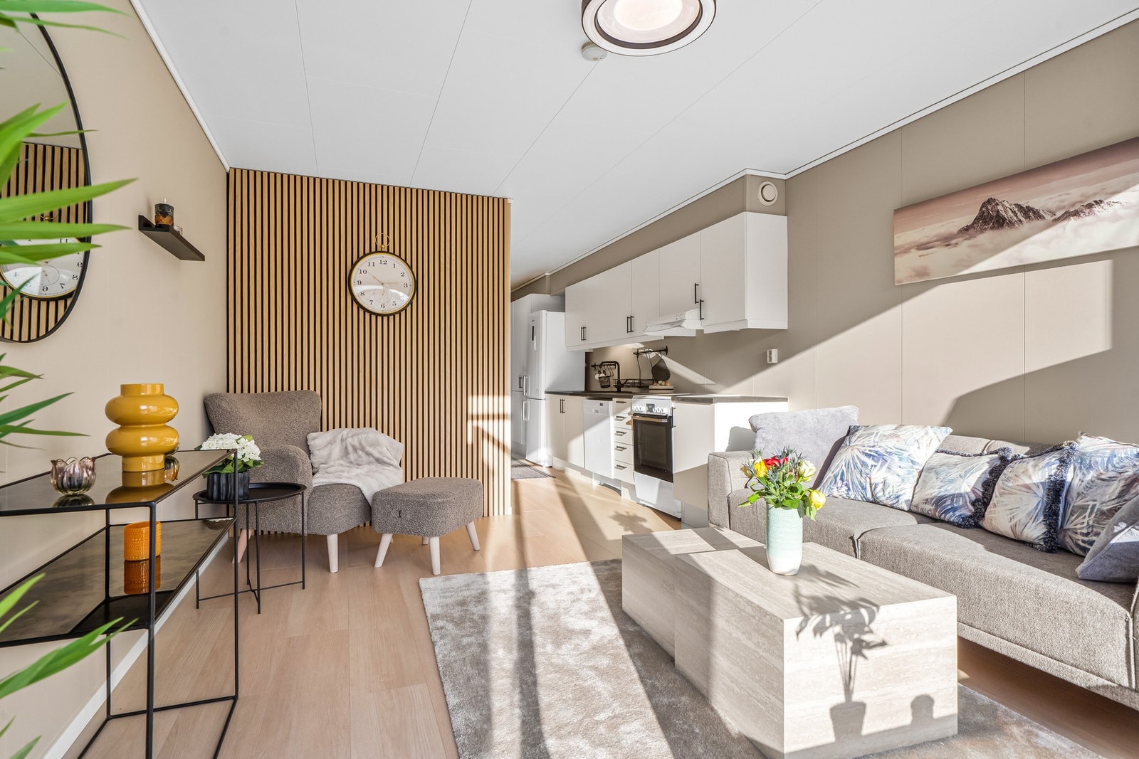 God plass til spisebord eller lesekrok Galleribilde