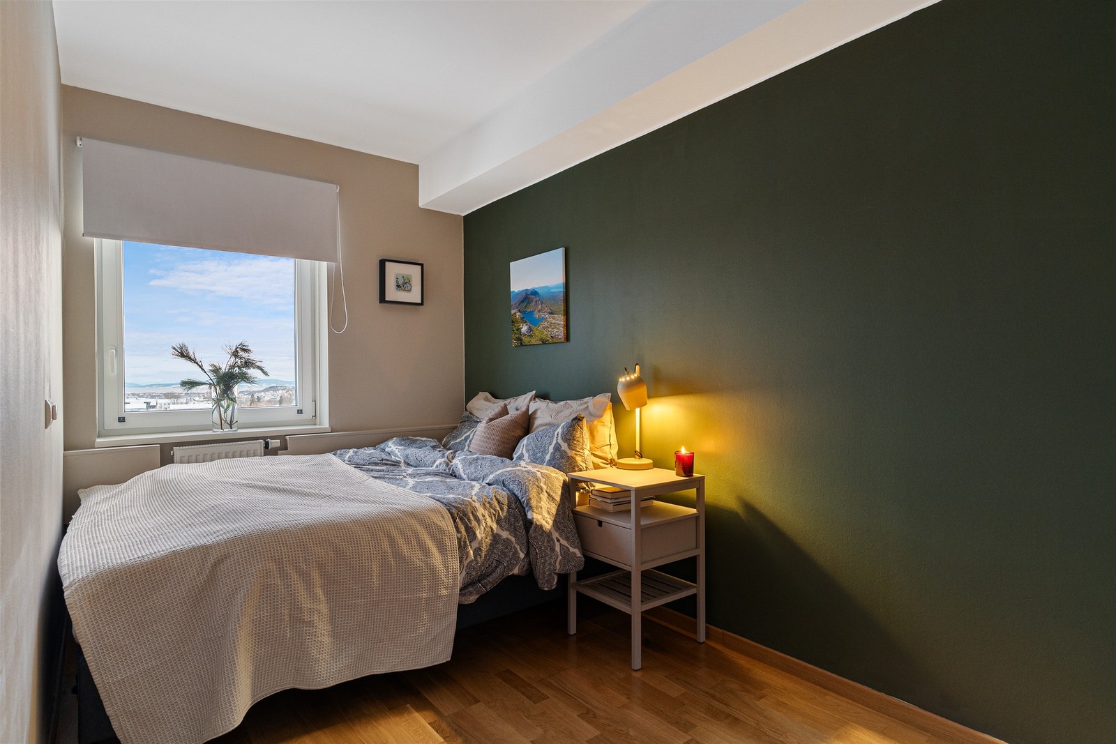 Soverommet er 9,5 kvm med plass til dobbeltseng og garderobeløsning. Galleribilde