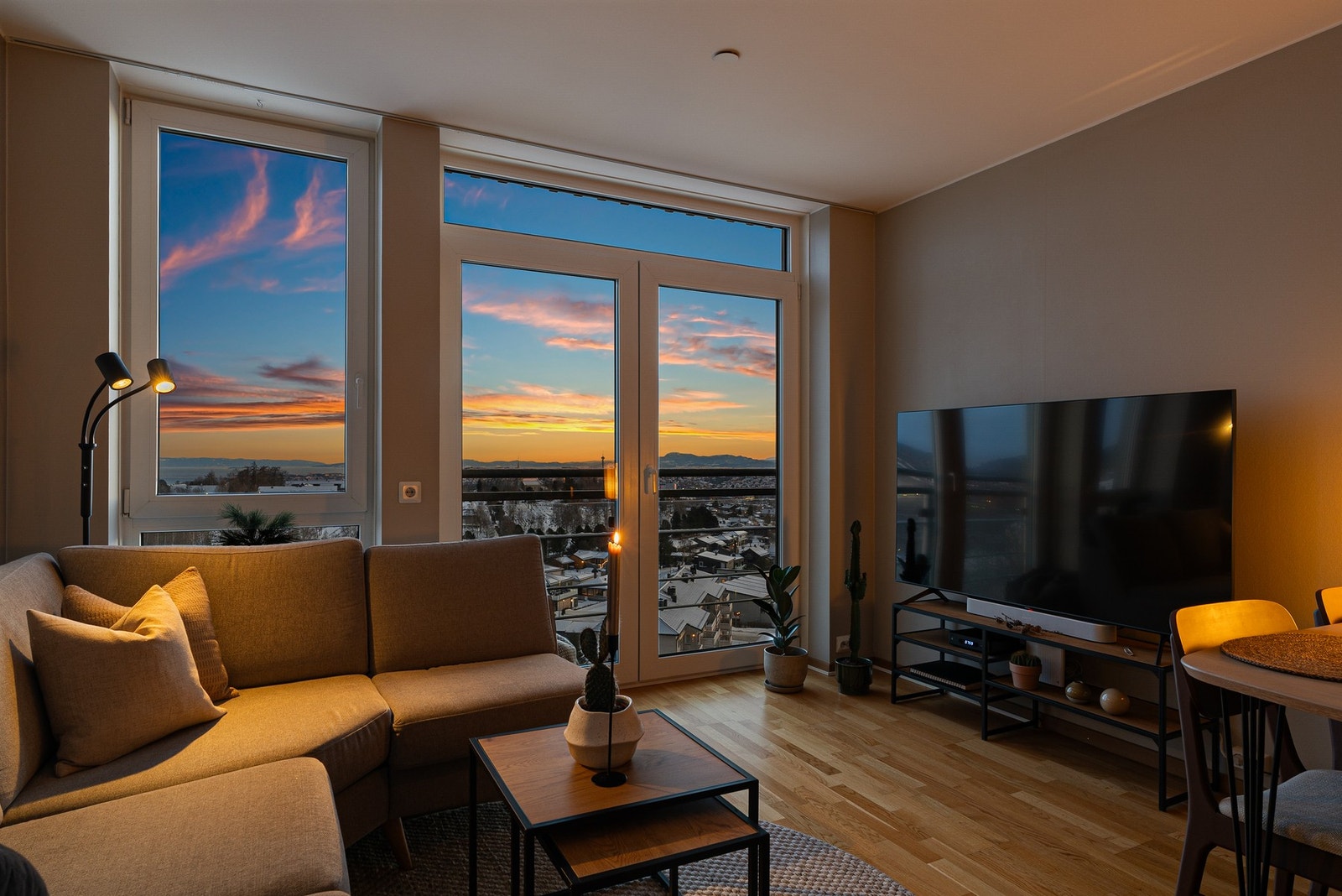 Boligen inneholder gang, bod, baderom, soverom og stue/kjøkken. Galleribilde