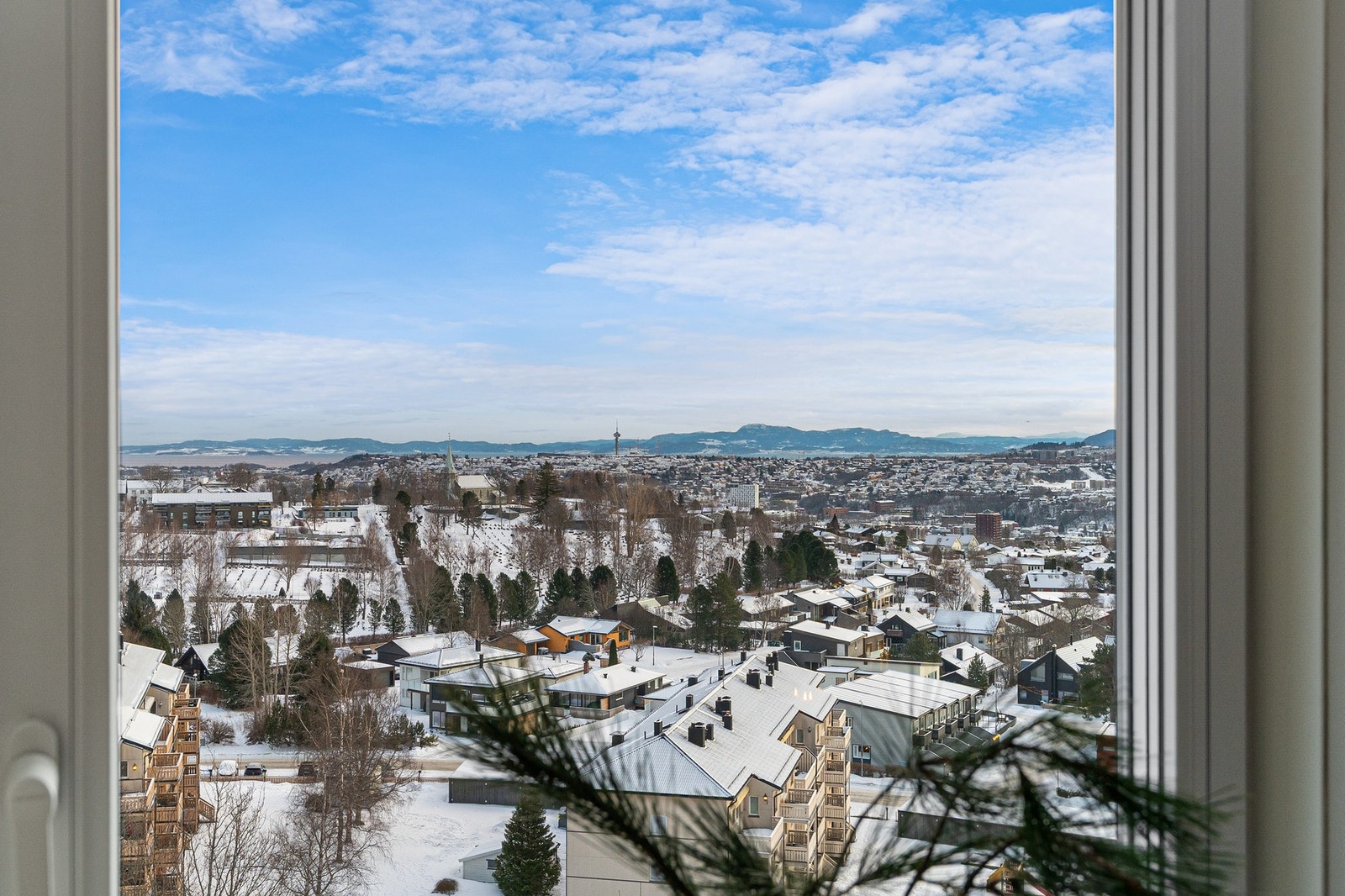 Nydelig utsikt fra soverommet. Tenk deg å våkne opp til denne utsikten hver dag! Galleribilde