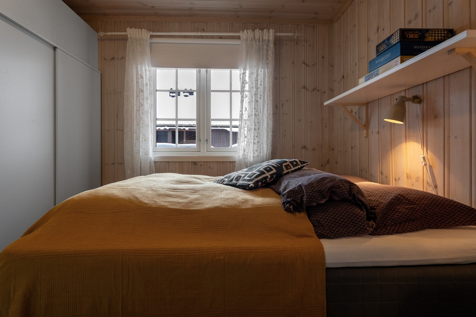 Soverom 2 er innredet med dobbeltseng. Galleribilde