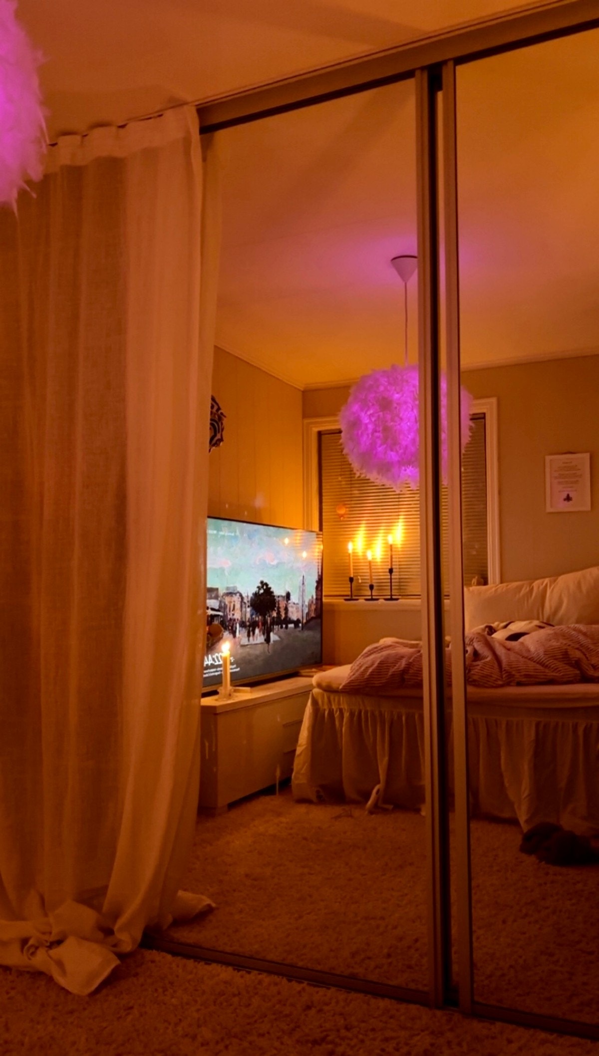 Soverom 1 med skyvedørs garderobe Galleribilde