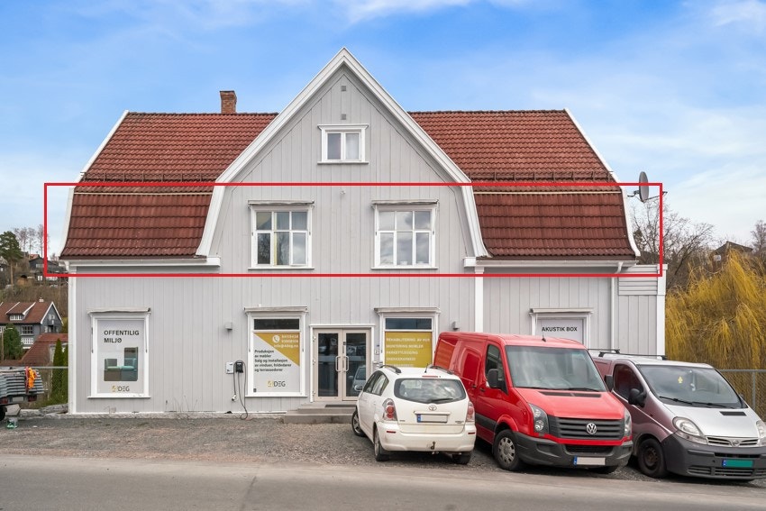 Fasade - 2 etg. med balkong Galleribilde