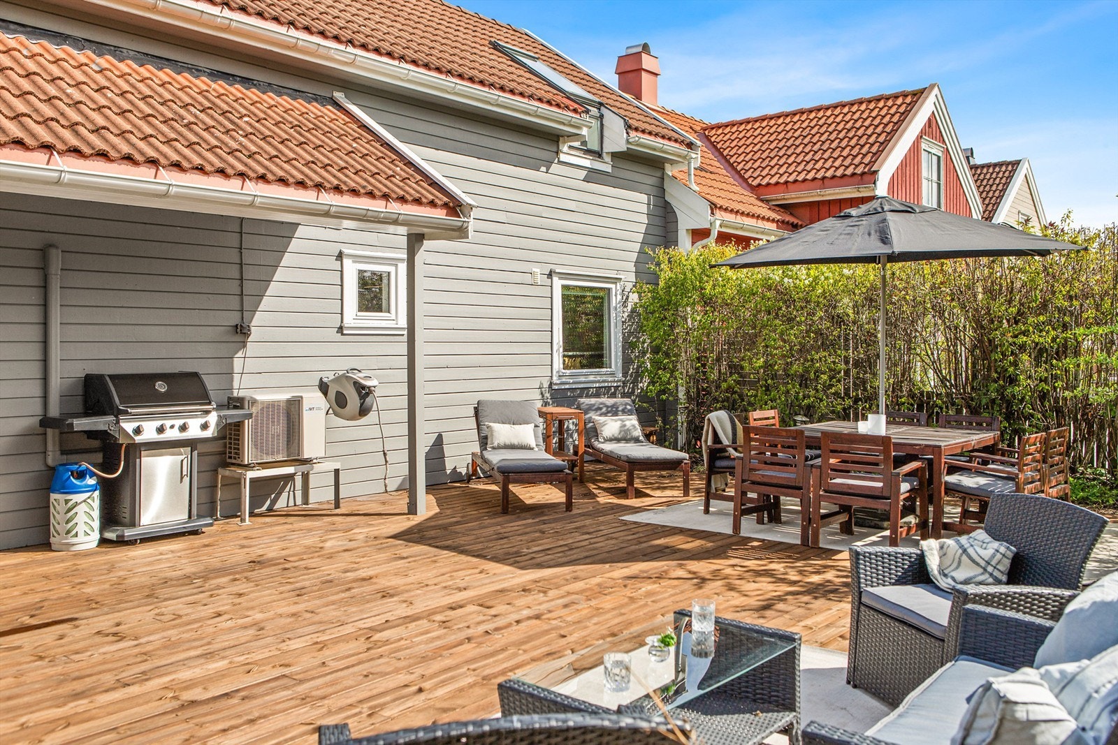 Solrik uteplass Galleribilde