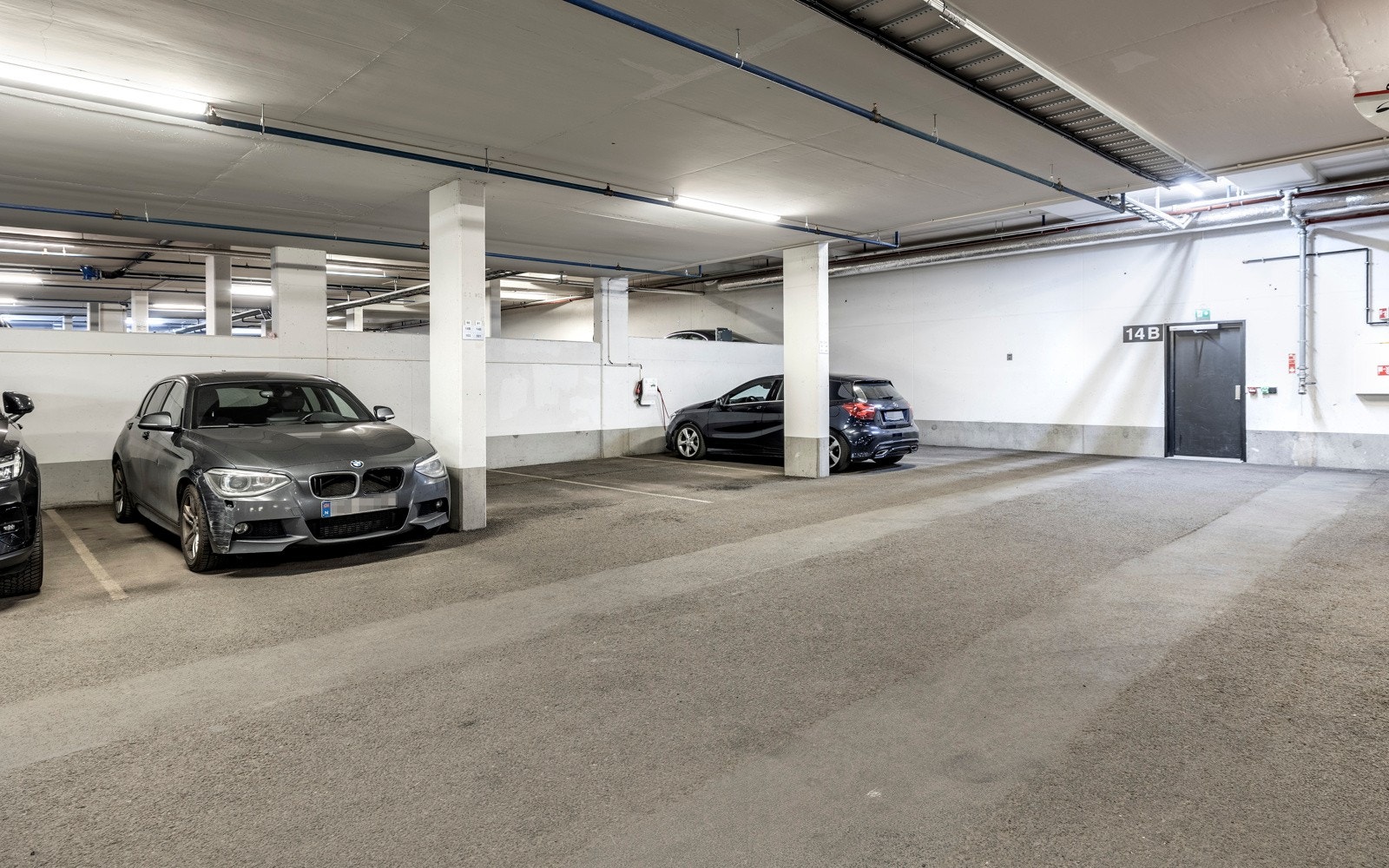 Det medfølger en parkeringsplass i felles garasjekjeller. Galleribilde