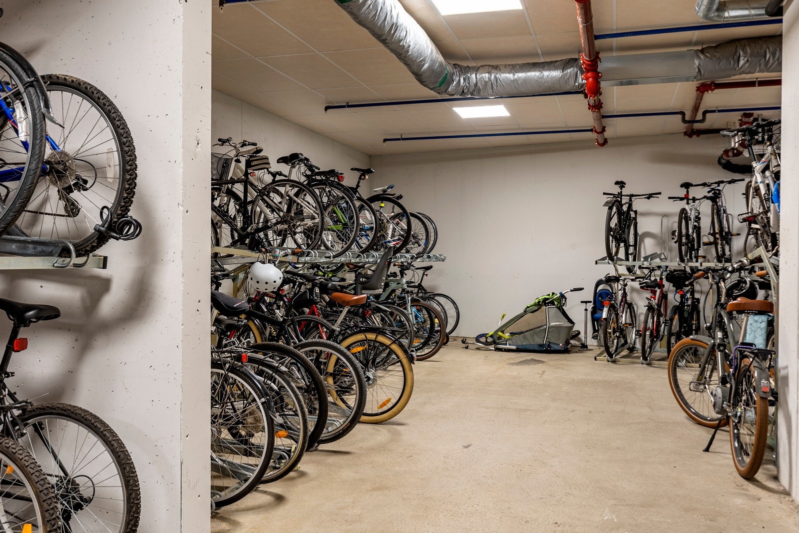 Sameiet disponerer en stor sykkelbod. Galleribilde