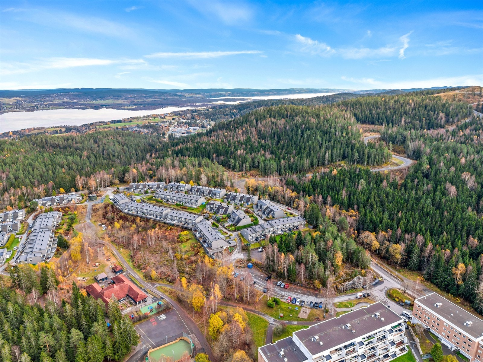 Blystadlia ligger ved inngangsporten til Østmarka og har uttallige turmuligheter rett utenfor døren både sommer og vinter Galleribilde