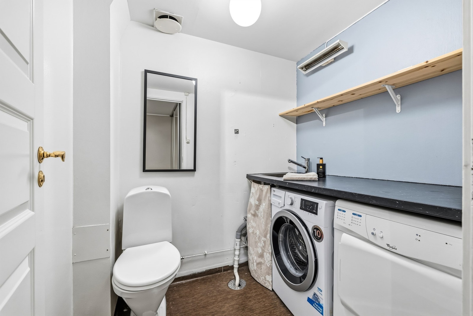 Vaskerom Galleribilde